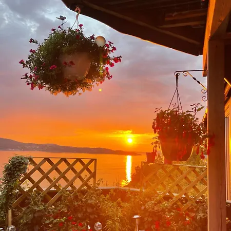 Βίλα With A View *